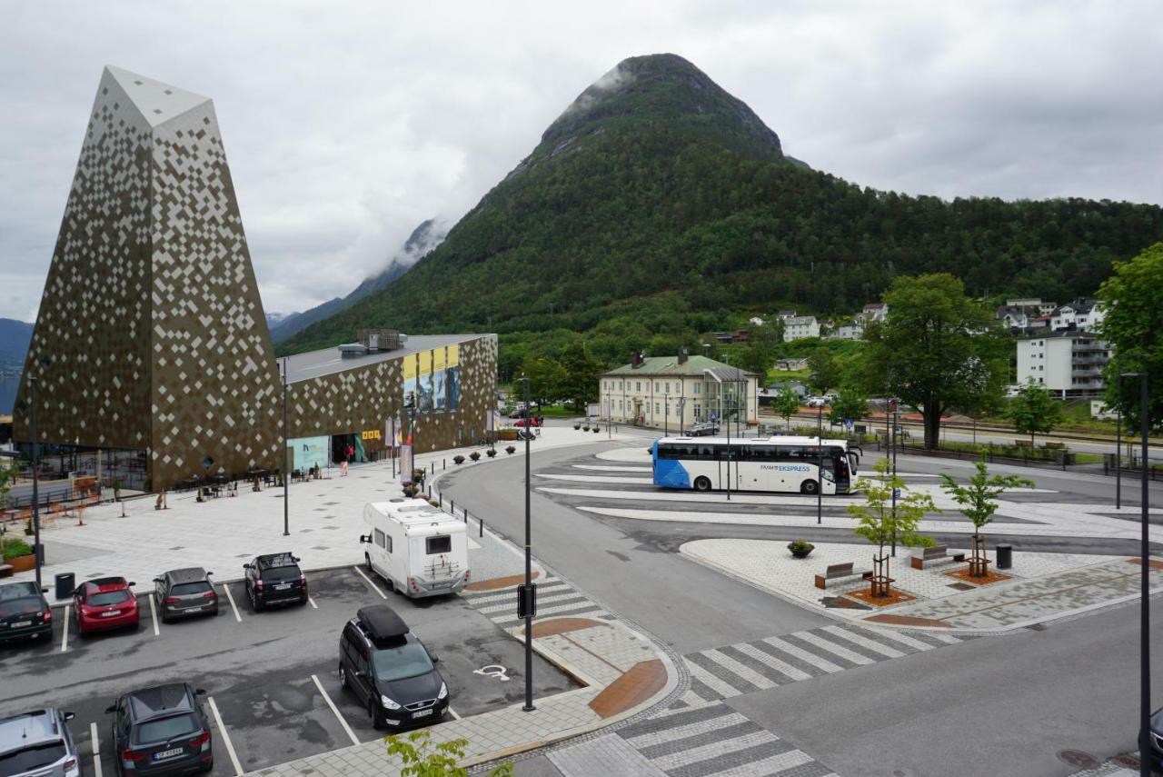 Andalsnes Sentrum Apartment No2 Exteriér fotografie